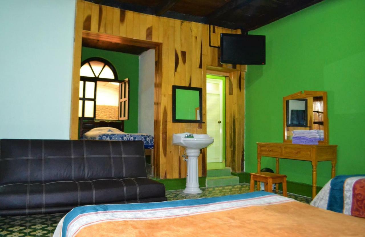 Hotel Delfin Comitan ภายนอก รูปภาพ