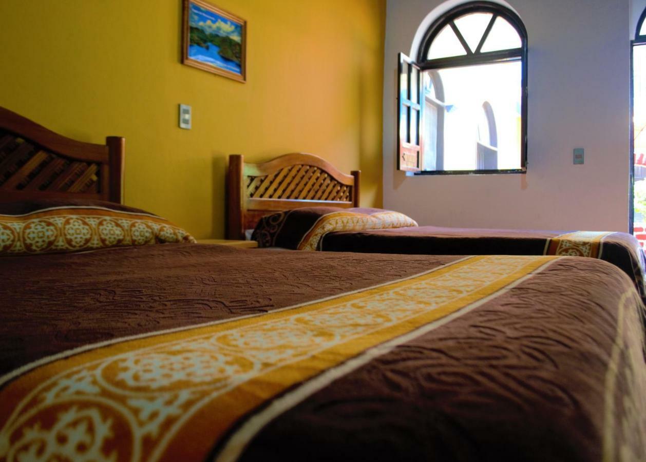 Hotel Delfin Comitan ภายนอก รูปภาพ