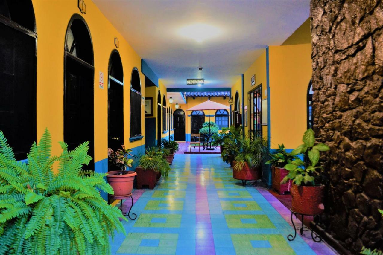 Hotel Delfin Comitan ภายนอก รูปภาพ
