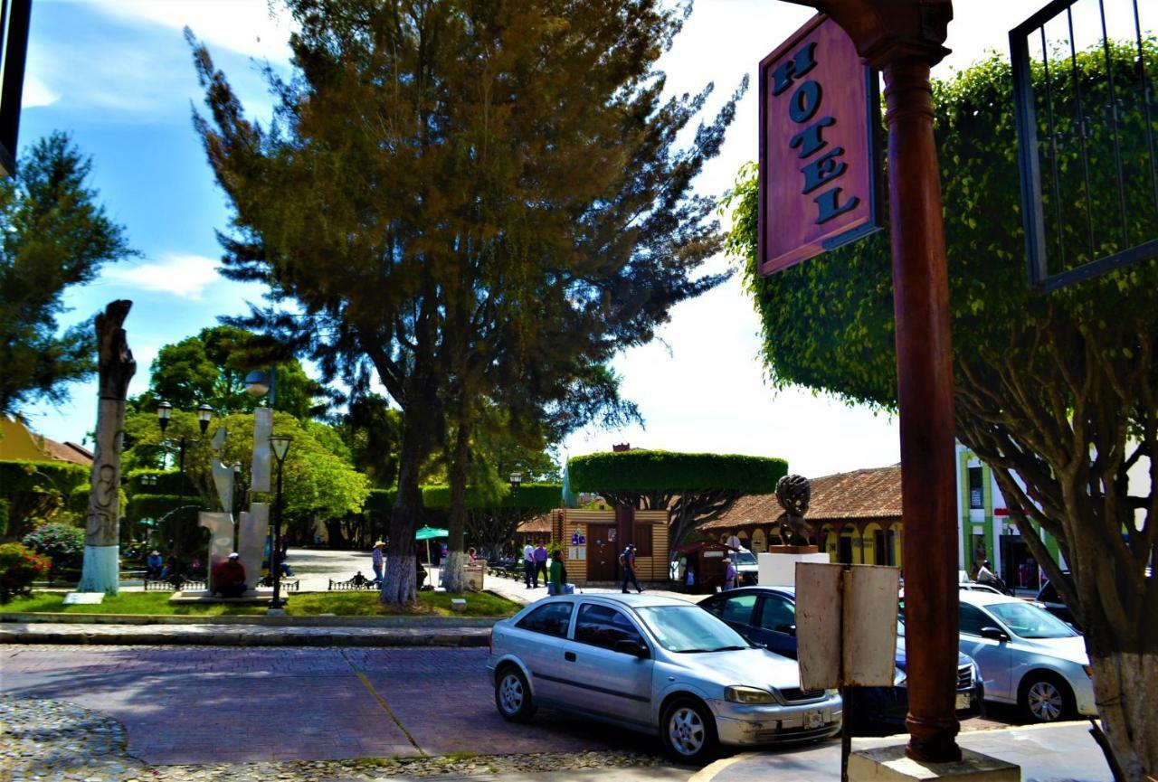 Hotel Delfin Comitan ภายนอก รูปภาพ
