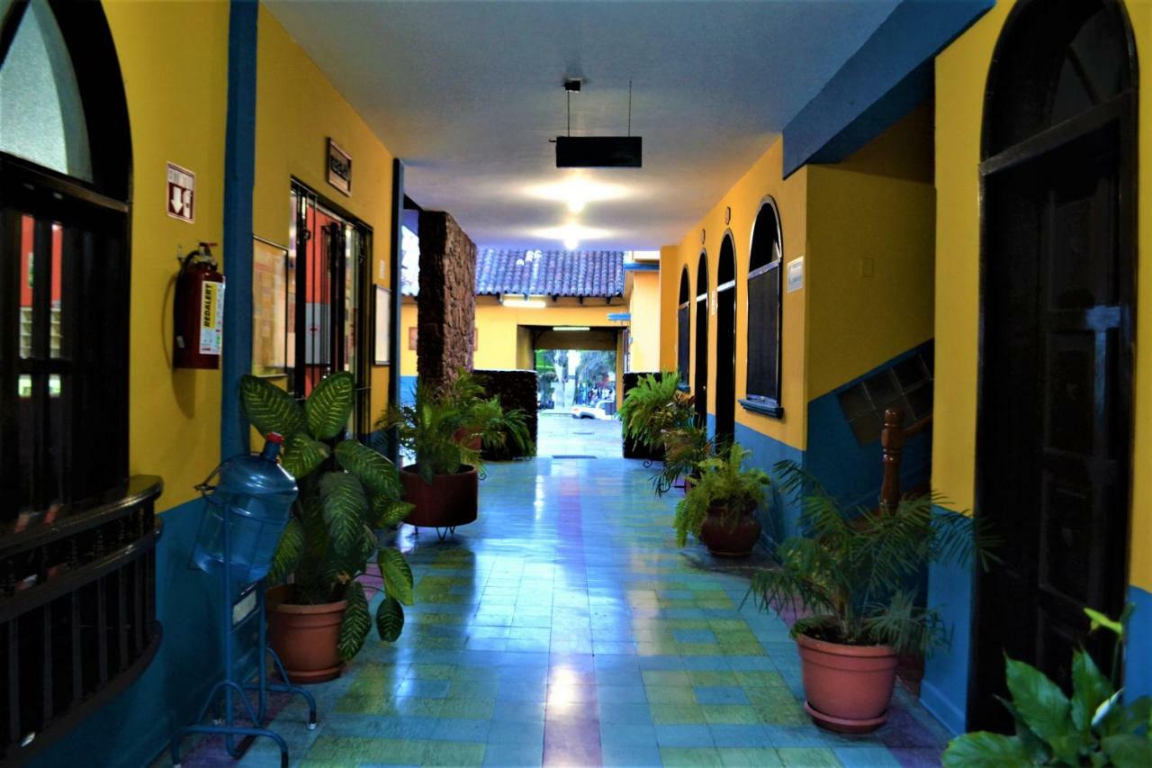 Hotel Delfin Comitan ภายนอก รูปภาพ